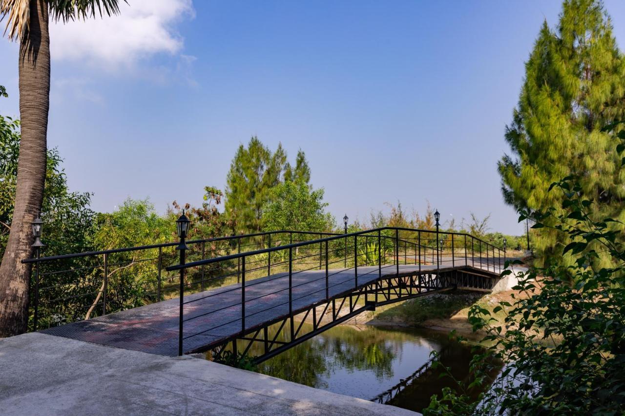 The Alampara Resort - Luxury Boutique Glamping & Water Sports Cheyūr エクステリア 写真