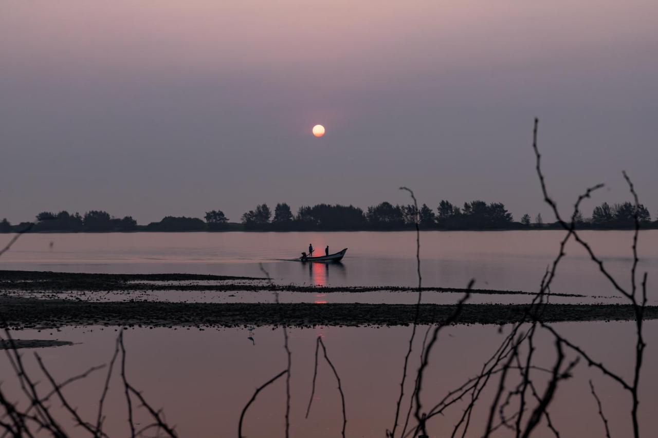 The Alampara Resort - Luxury Boutique Glamping & Water Sports Cheyūr エクステリア 写真