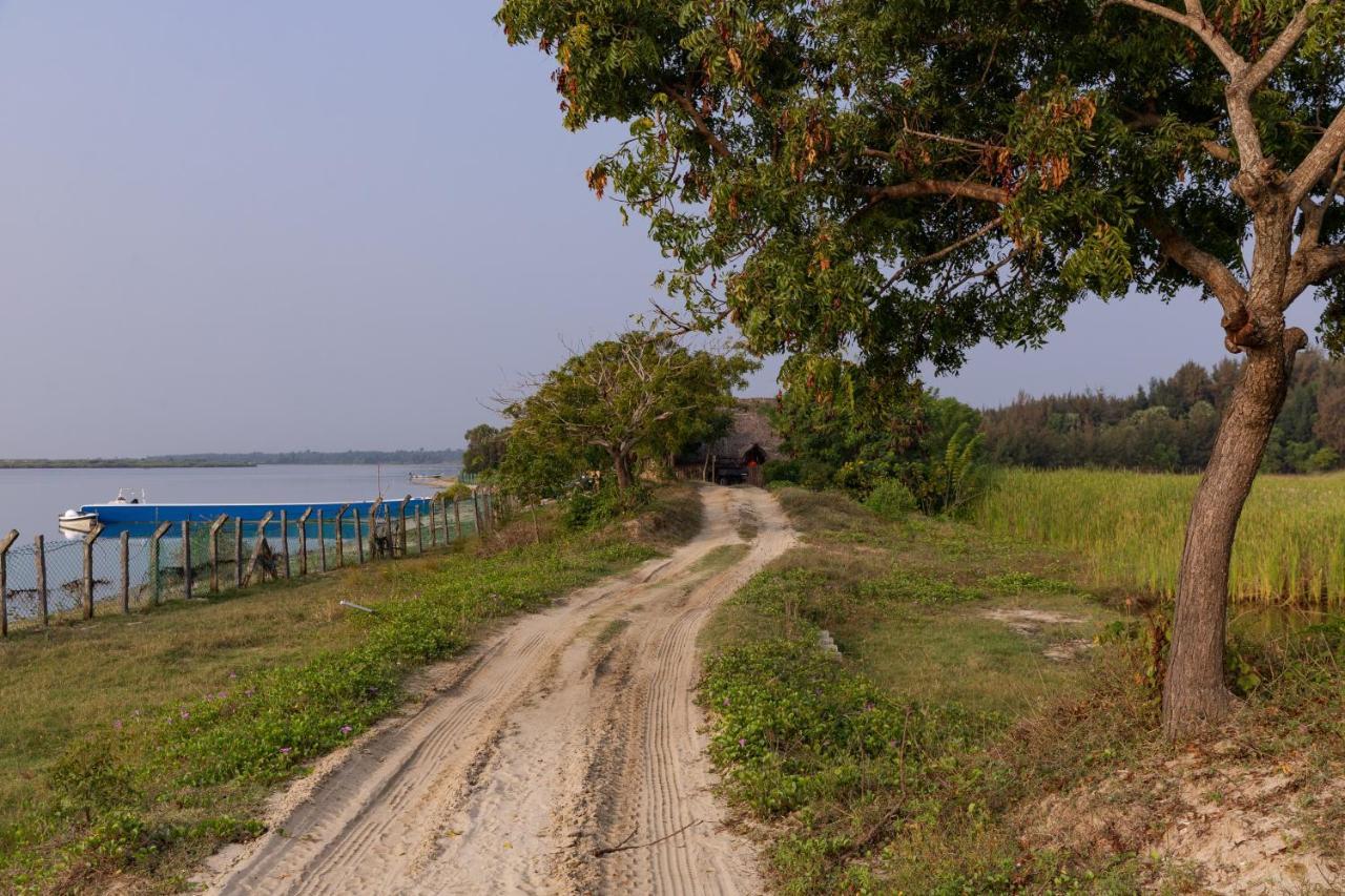 The Alampara Resort - Luxury Boutique Glamping & Water Sports Cheyūr エクステリア 写真