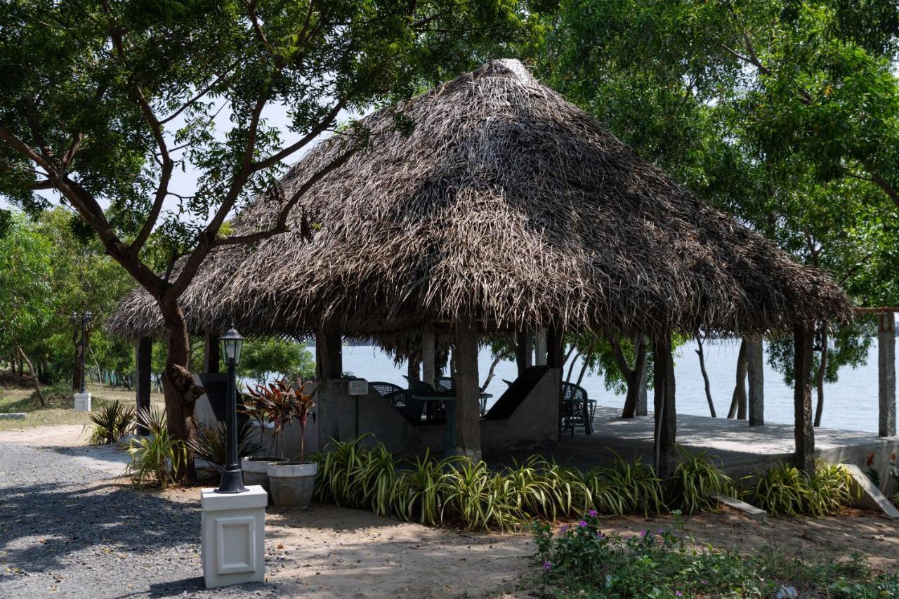 The Alampara Resort - Luxury Boutique Glamping & Water Sports Cheyūr エクステリア 写真